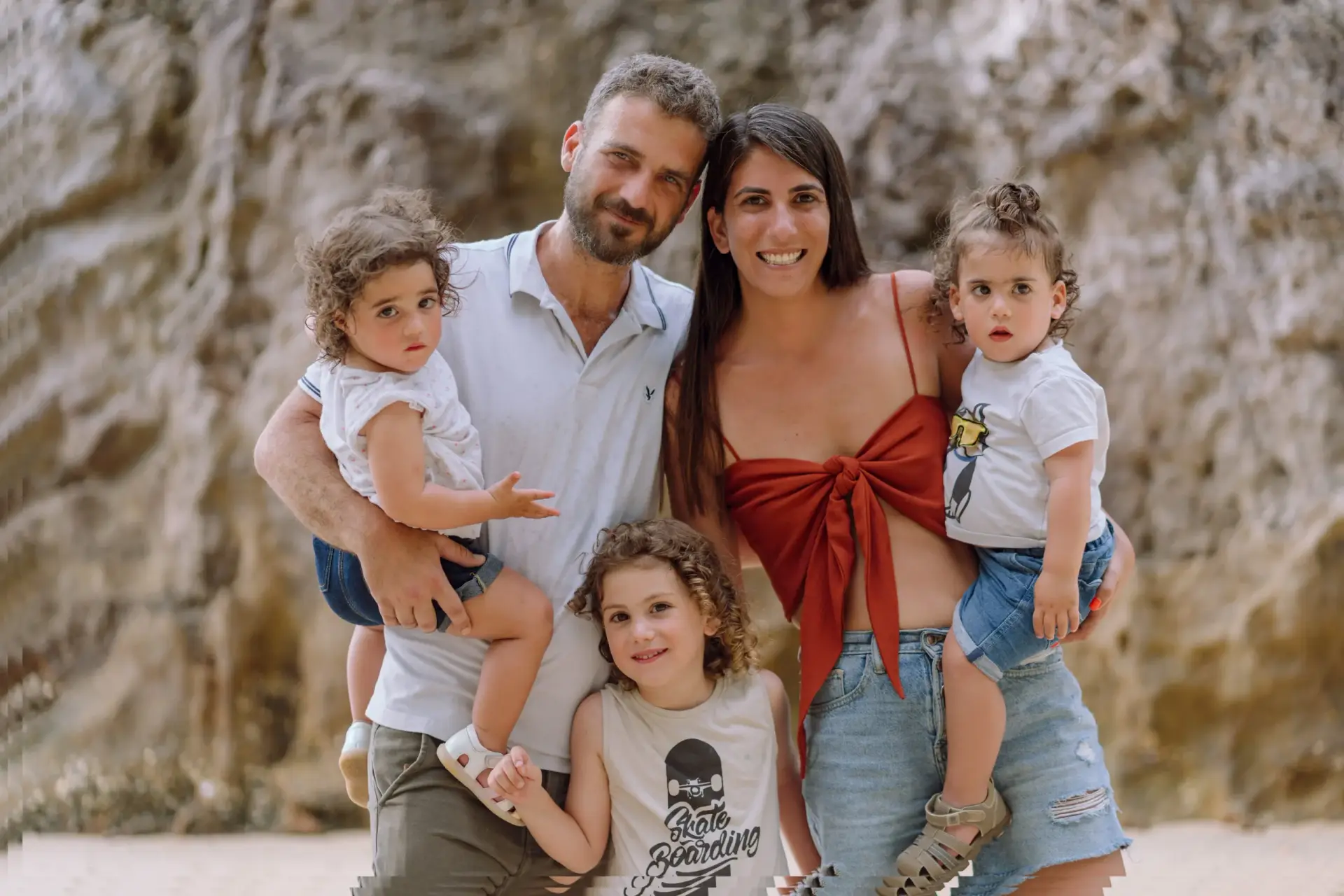 מעיין, יוצרת עזרים ויזואליים לילדים עם ADHD, ומשפחתה